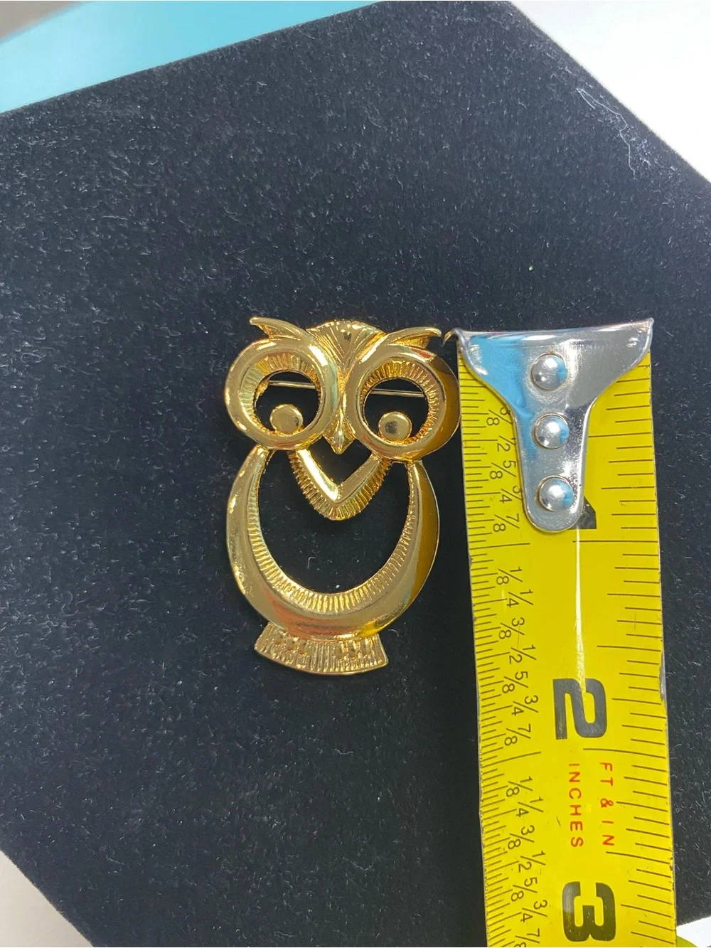 Vintage Avon Shiny Gold toned Owl Pin Brooch